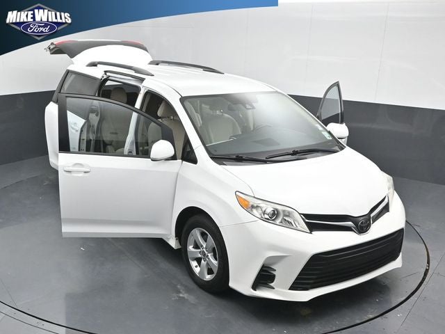 2020 Toyota Sienna LE