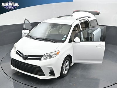 2020 Toyota Sienna LE