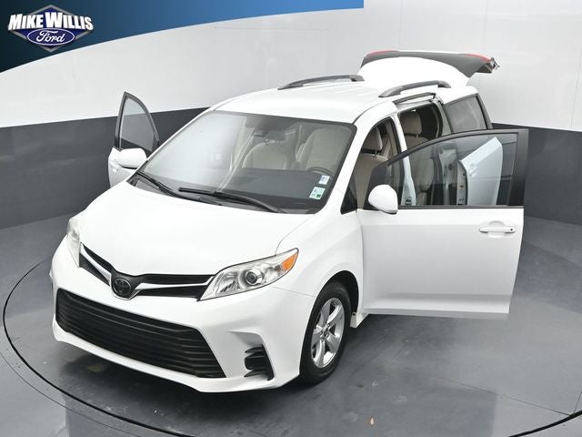 2020 Toyota Sienna LE