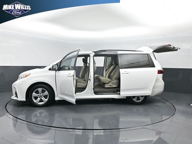 2020 Toyota Sienna LE