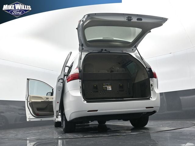 2020 Toyota Sienna LE