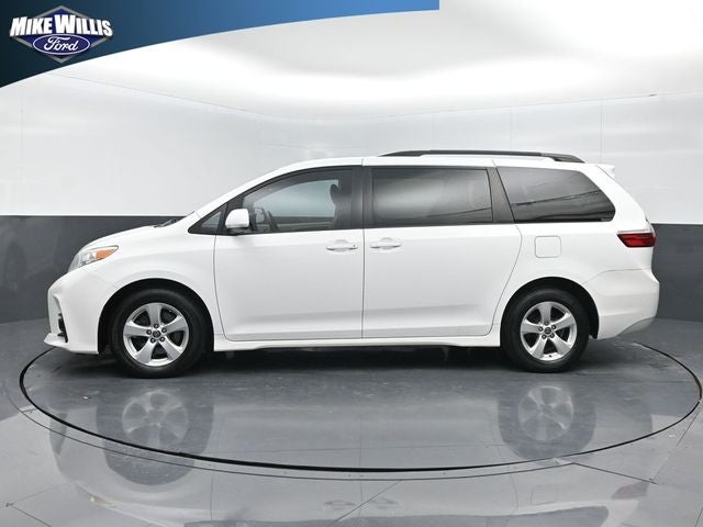 2020 Toyota Sienna LE