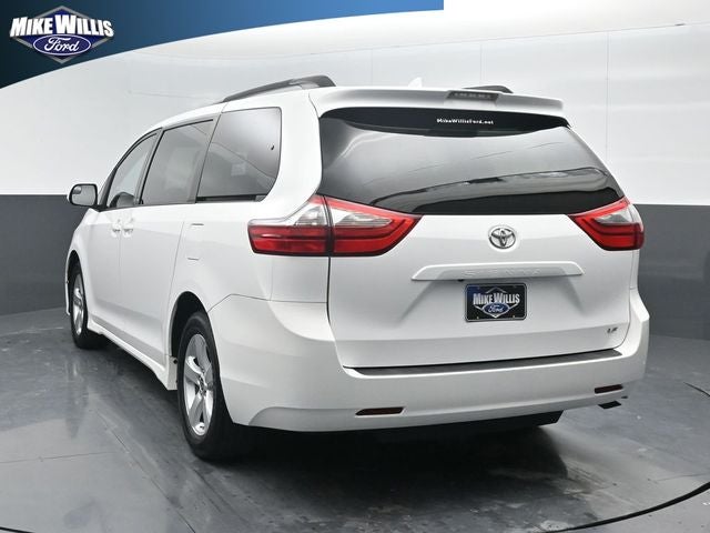 2020 Toyota Sienna LE