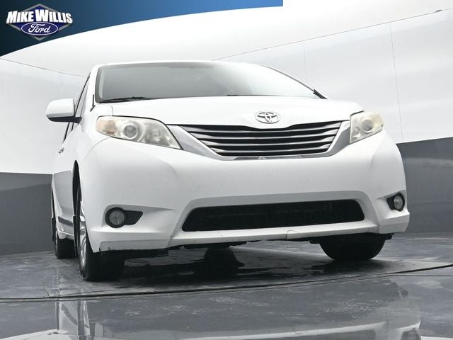 2013 Toyota Sienna XLE Mobility Auto Access