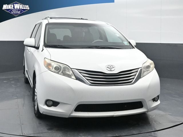 2013 Toyota Sienna XLE Mobility Auto Access