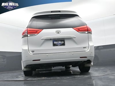 2013 Toyota Sienna XLE Mobility Auto Access