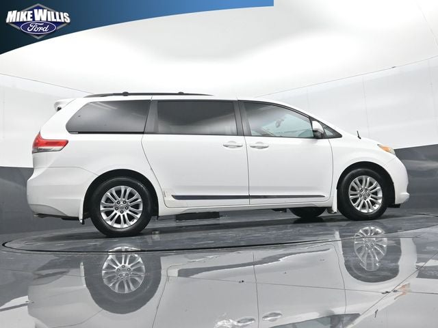 2013 Toyota Sienna XLE Mobility Auto Access