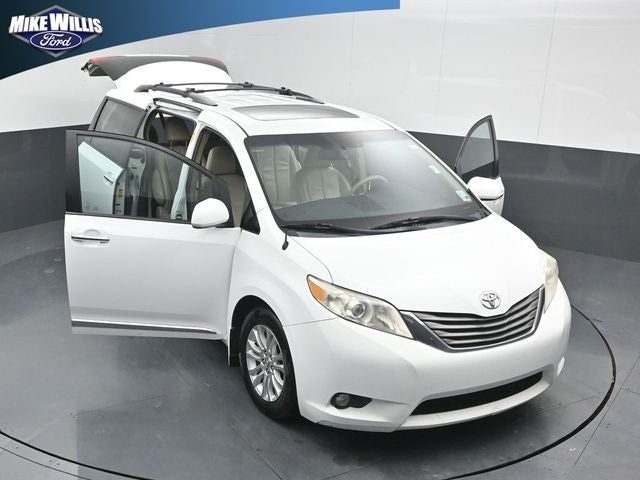 2013 Toyota Sienna XLE Mobility Auto Access