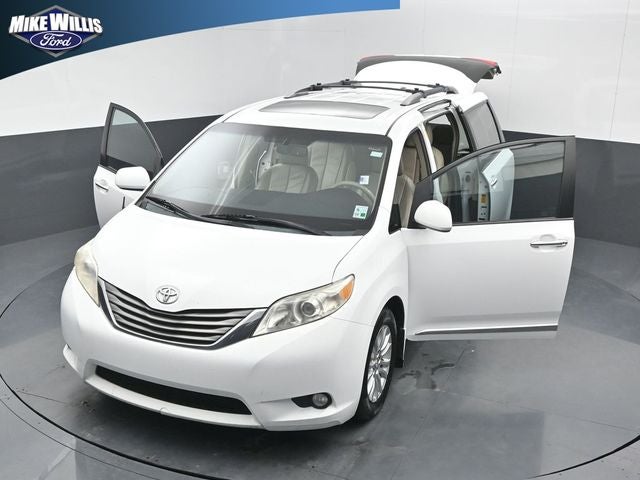 2013 Toyota Sienna XLE Mobility Auto Access