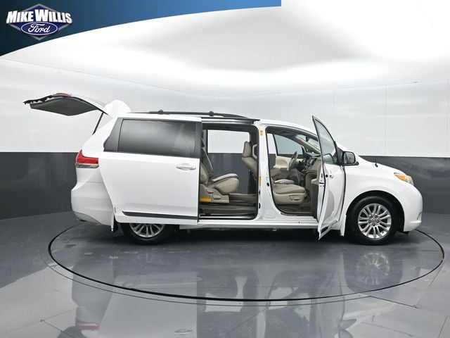 2013 Toyota Sienna XLE Mobility Auto Access
