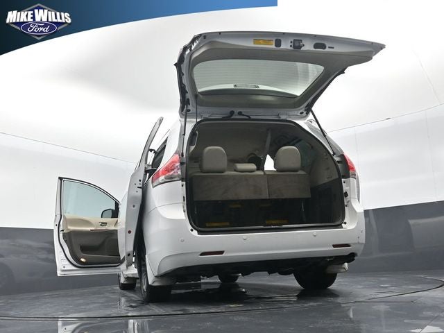 2013 Toyota Sienna XLE Mobility Auto Access