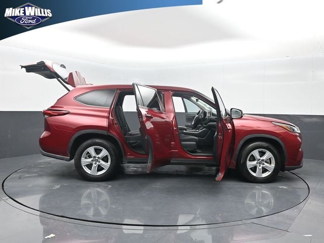 2020 Toyota Highlander LE