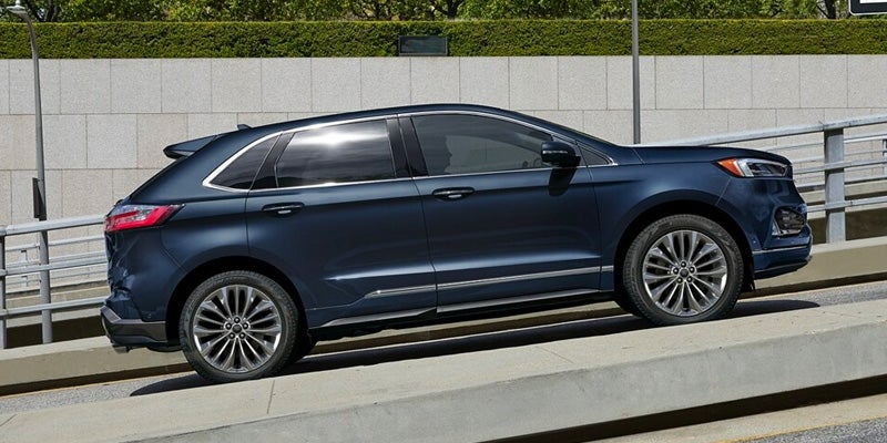 2024 Ford Edge Righside view
