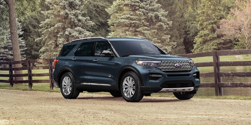 2024 Ford Explorer Righside view